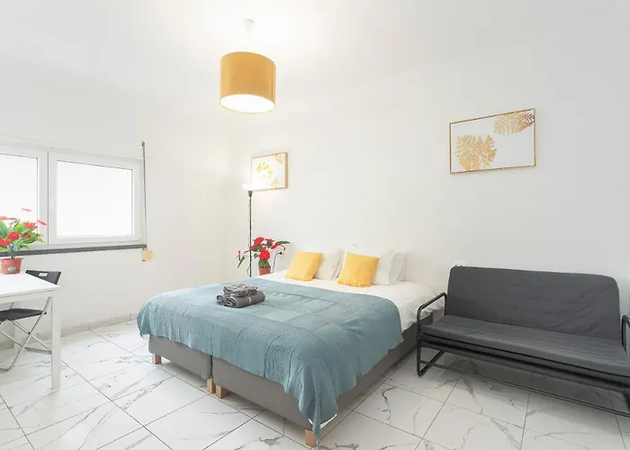 Happy - Apart Otel